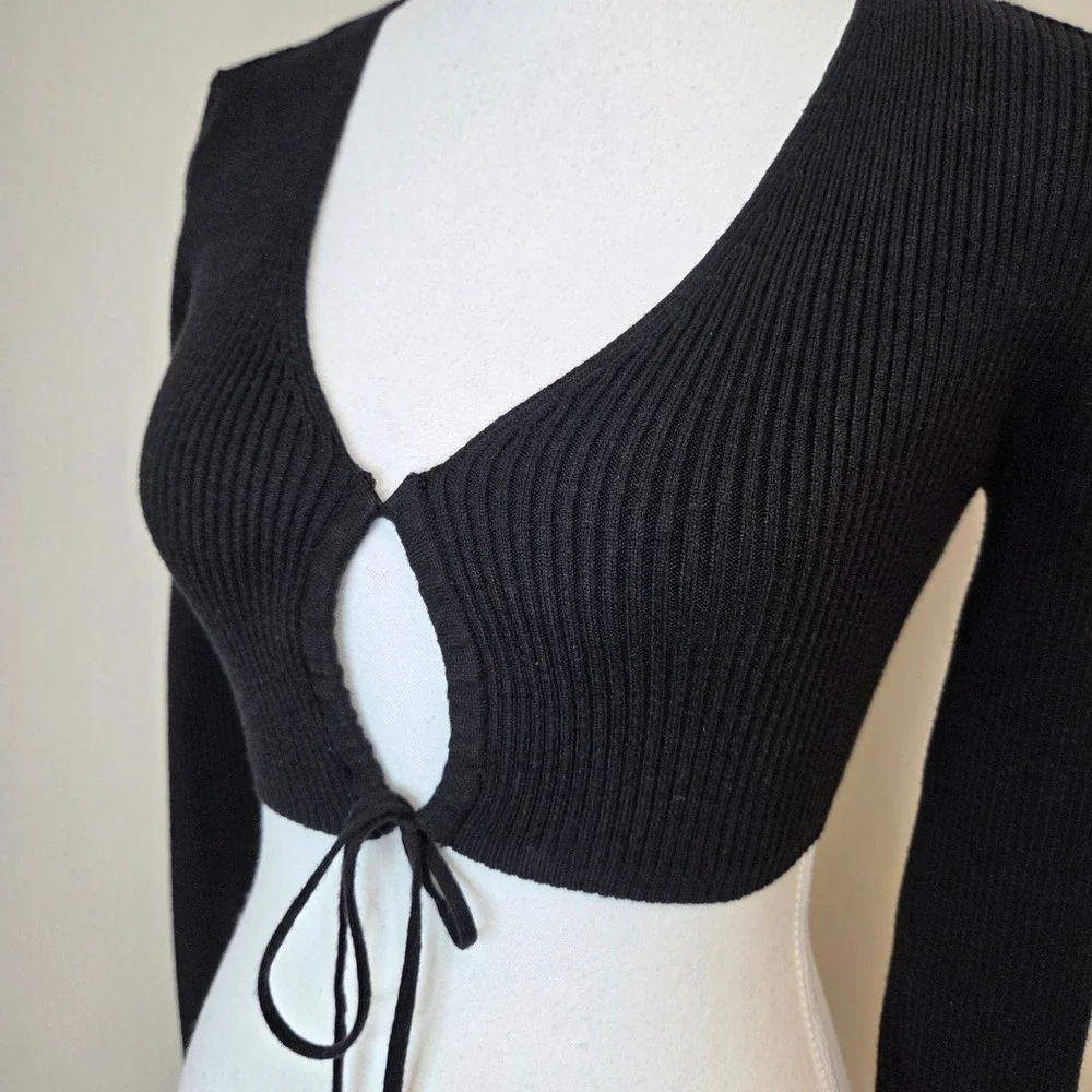 Zara Womens Small Black Ribbed Knit Keyhole Tie Front Long Sleeve Crop Top S